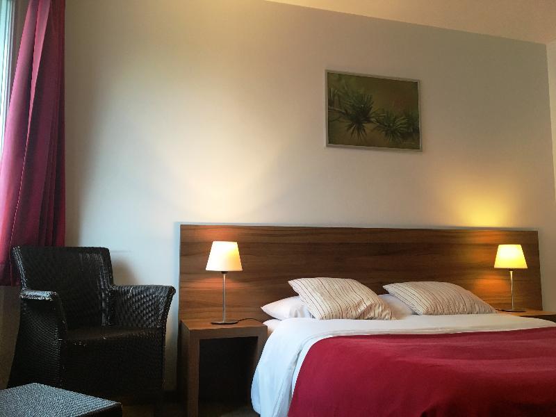 Victoria Garden 3*